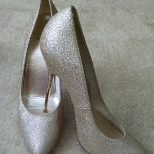 Stuart Weitzman Gold Dagger Pumps